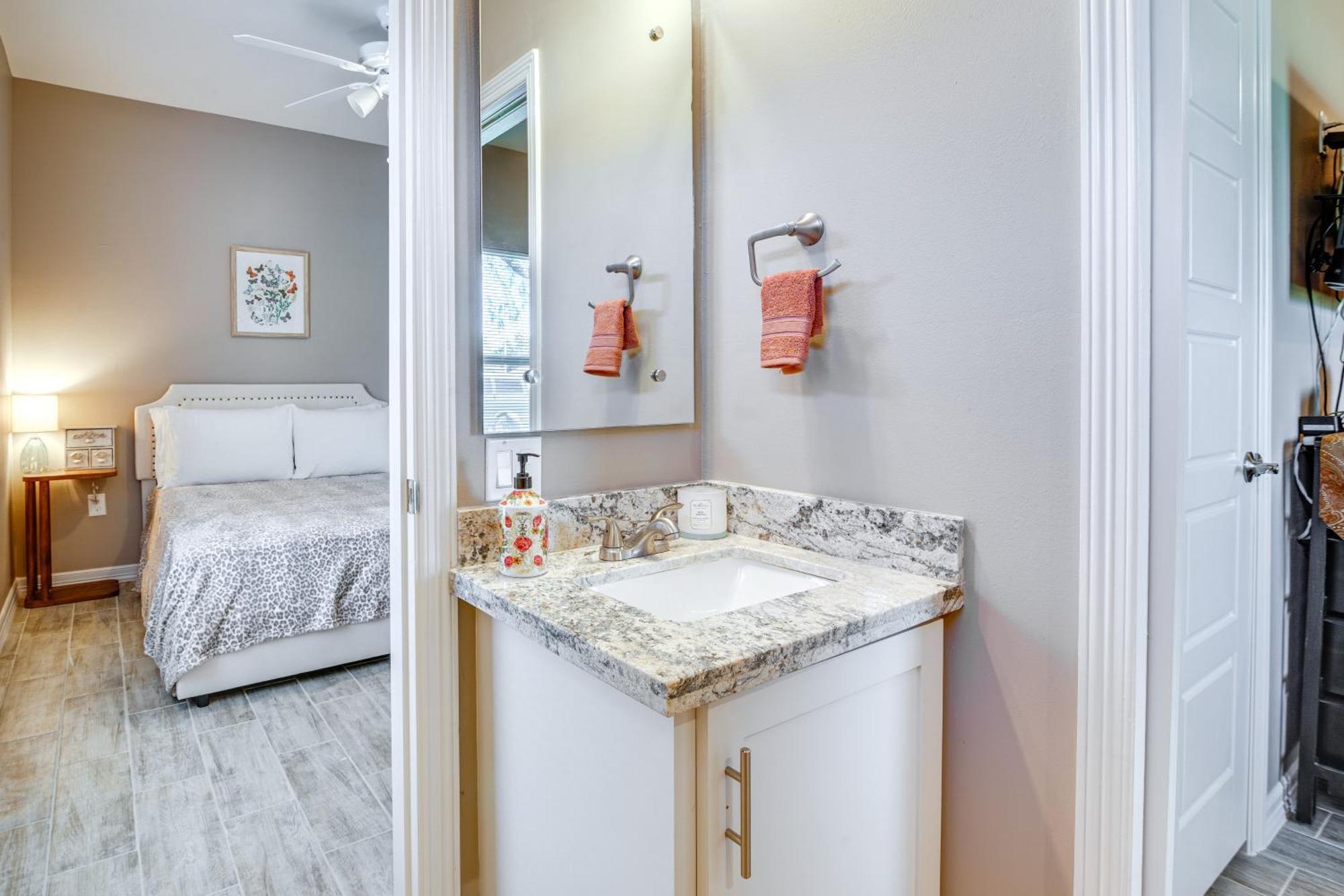 Pet-Friendly Brownsville Apartment With Yard! Buitenkant foto